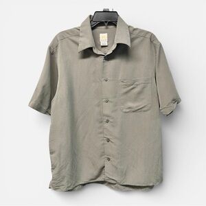 Mantles Classic Grey Collared Button-Up Short Sleeve Shirt M